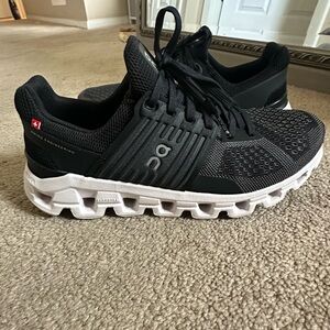 On Cloud Helion Shoes